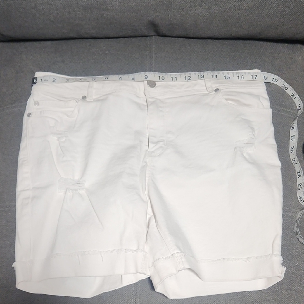 White Distressed Rolled-Hem Women’s Bermuda Shorts - Picture 1 of 5